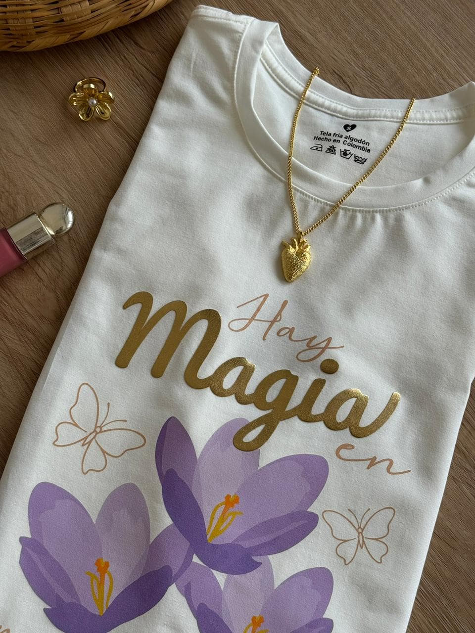 Hay Magia flores moradas